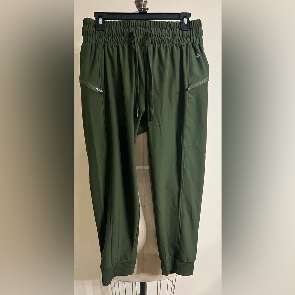 Cali Sport Army Green Athletic Jogger Size Medium